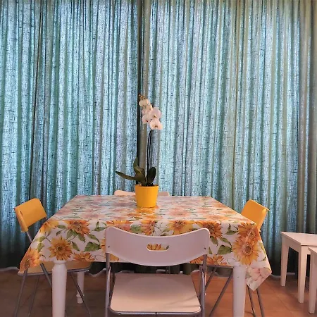 Gialla - Il Mare Sotto Il Castello Apartamento *
