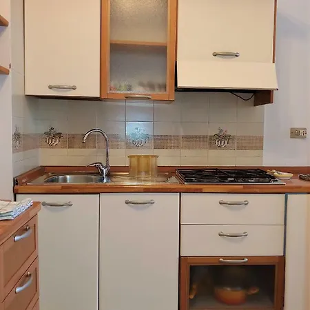 Gialla - Il Mare Sotto Il Castello Apartamento *