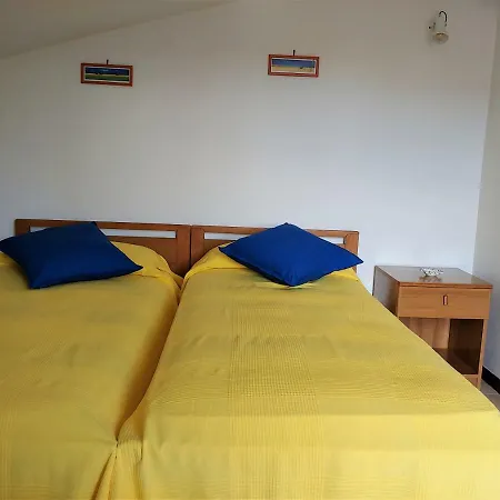 Gialla - Il Mare Sotto Il Castello Apartamento *