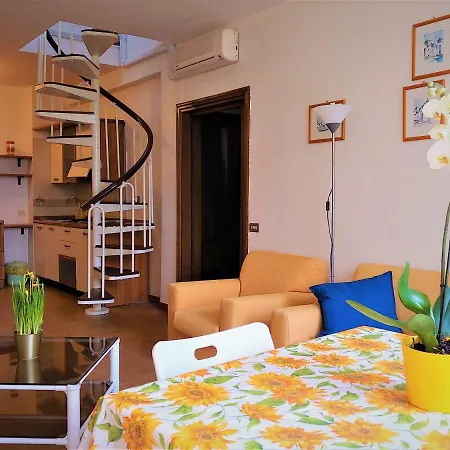 Apartamento Gialla - Il Mare Sotto Il Castello